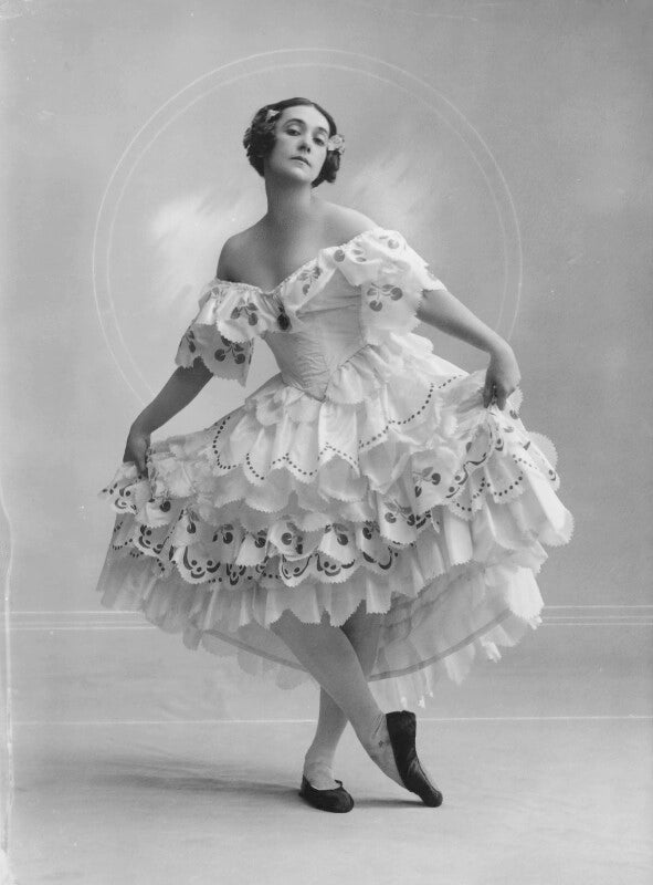 Tamara karsavina as columbine in 'carnaval' npg x16768