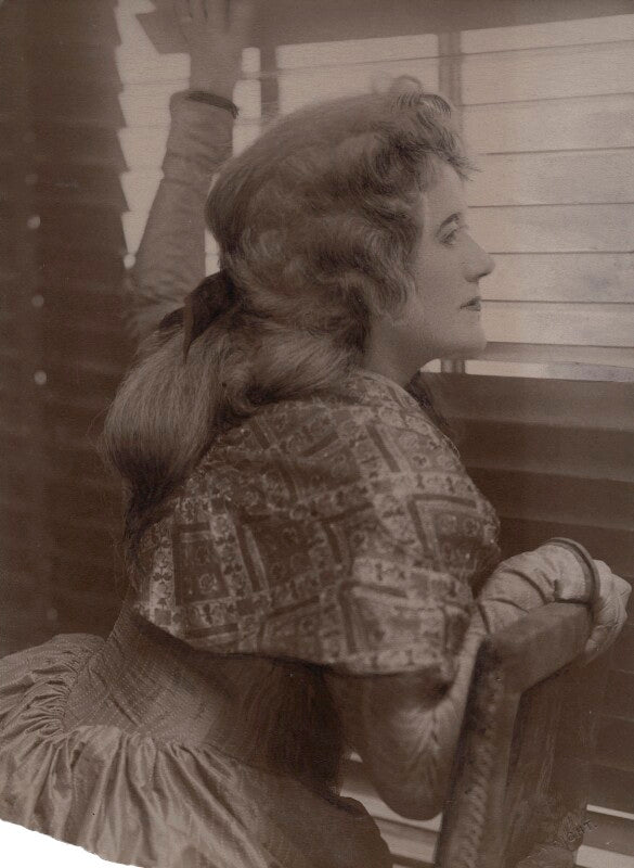 Ellen terry as clarisse de mauluçon in 'robespierre' npg x137397