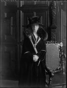 Annie Pearson (née Cass), Viscountess Cowdray NPG x33111