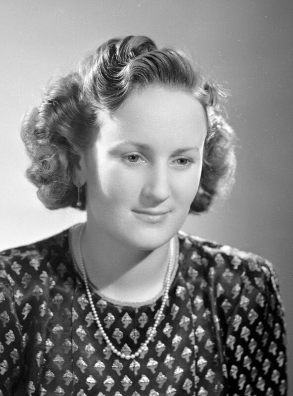 Molly angela (née cayzer), lady wyldbore smith npg x177344