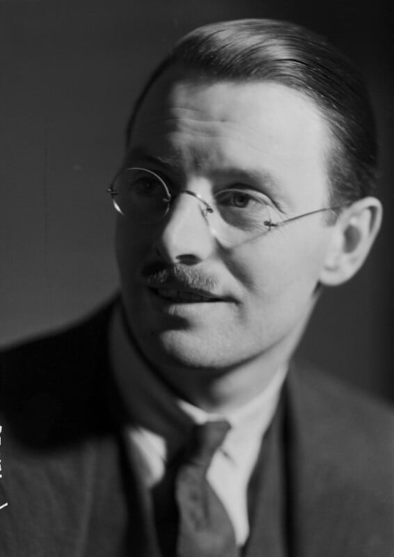 Sean o'faolain npg x24640