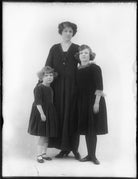 Elisabeth Forbes (née Vesey); Hon. Dorothy Vesey (née Strachen); Anne (née Vesey), Lady Gordon NPG x120190