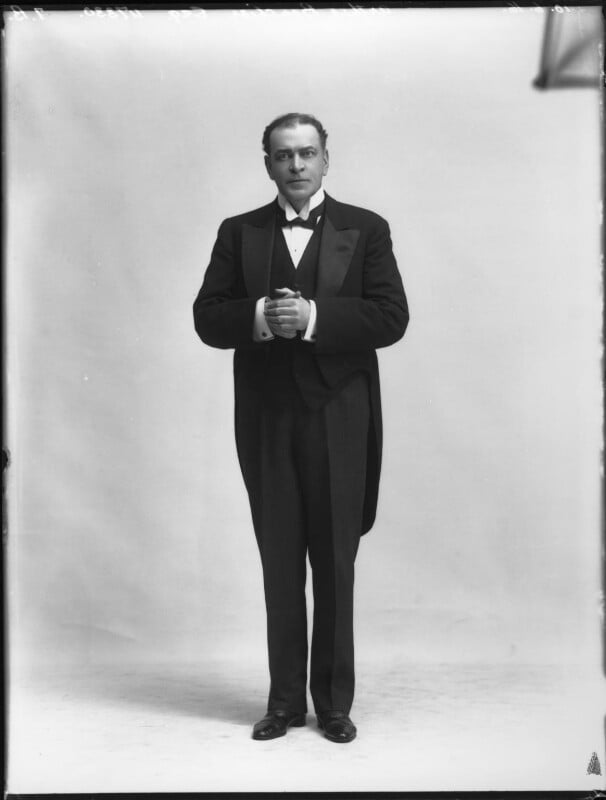 Arthur bourchier as crichton npg x32424