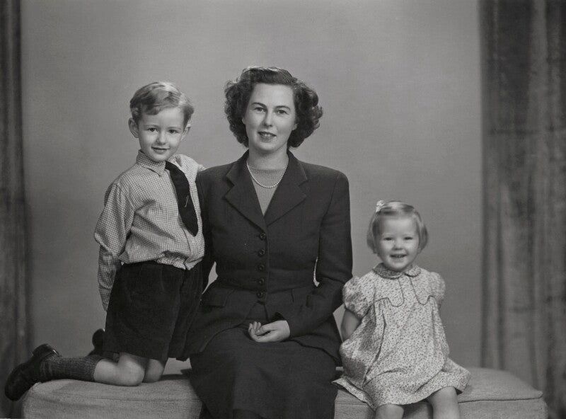 Joan kathleen (née twining), lady carr with her children david and susan npg x86627