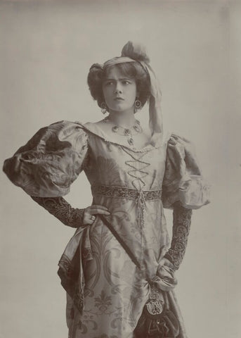 Lily Brayton as Katherine in 'The Taming of the Shrew' NPG x35637