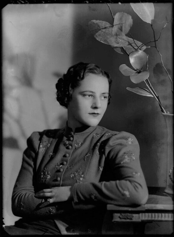 Hon. lelgarde de clare elizabeth evans (née philipps) npg x179008