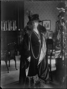 Annie Pearson (née Cass), Viscountess Cowdray NPG x33113