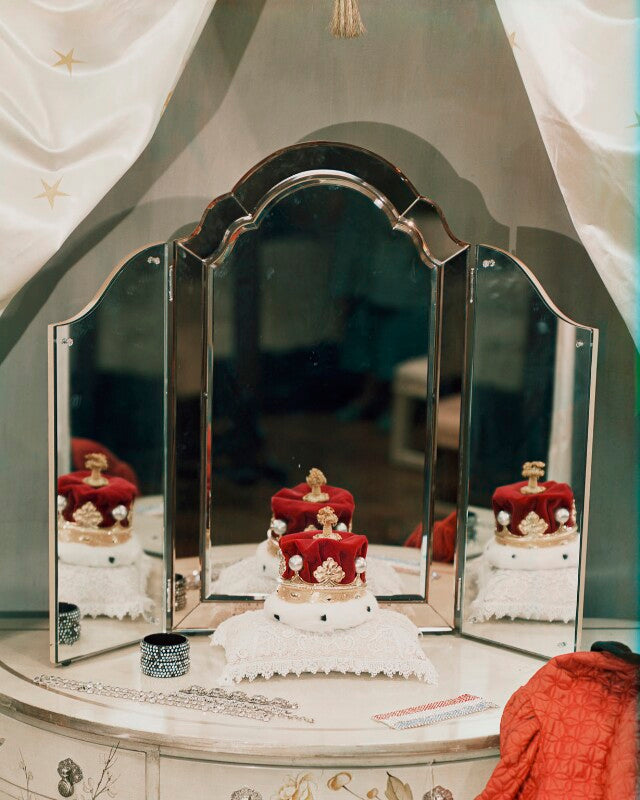 Coronation sitting preparations npg x220110