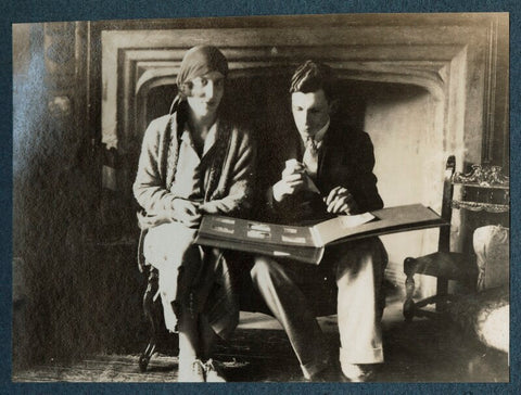 'Va and Billy looking at his photographs' NPG Ax142088