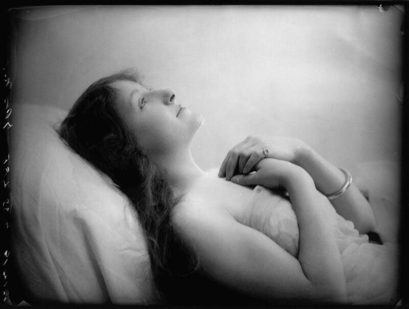 Miss lee npg x103857