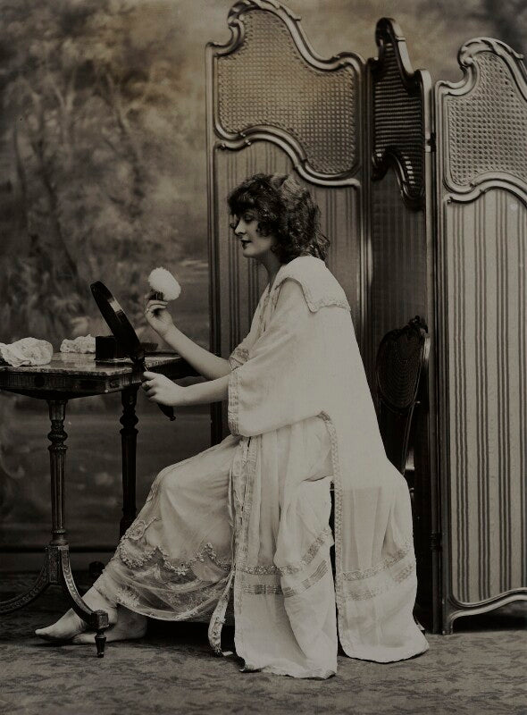 Madge white npg x85578