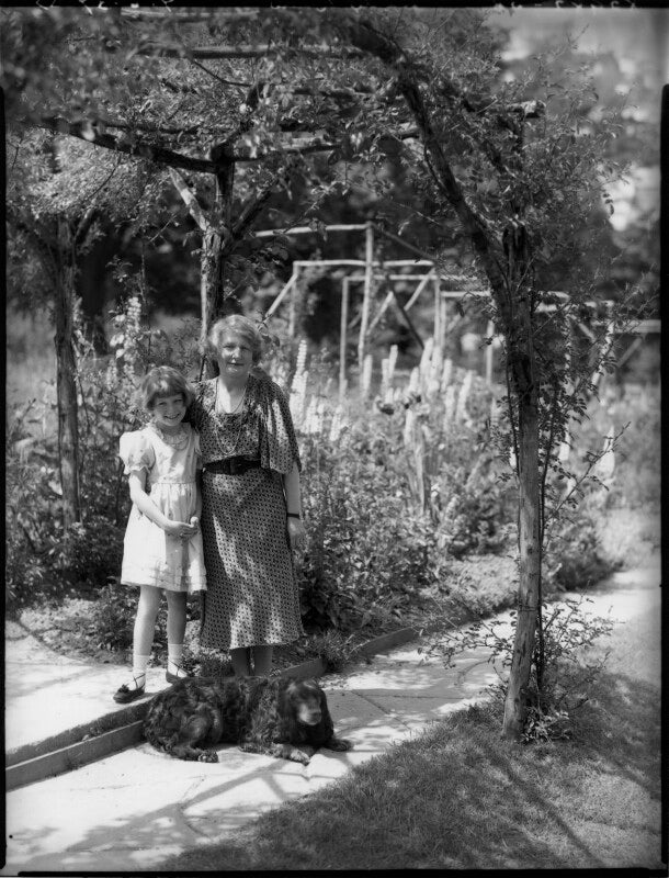 Jaqueta m.n. warren (née lunn); lady mabel stafford lunn (née northcote) npg x153008