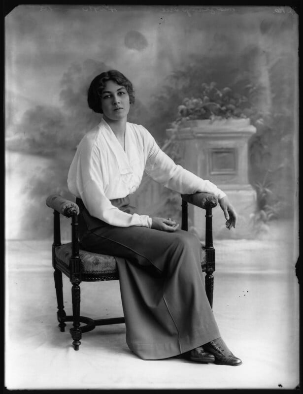 Gladys tree npg x80366