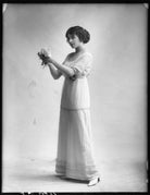 Vivien Maxwell NPG x101749