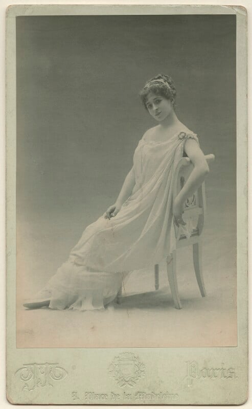 Emma sandrini npg x28056