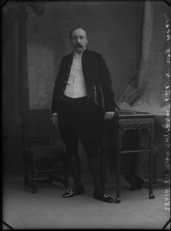 Sir (edward) robert pearce edgcumbe npg x28237