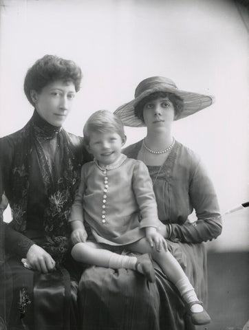 Duchess of Fife and family NPG x68962