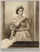 Queen Elizabeth II NPG P870(6)