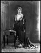 Ishbel Maria (née Marjoribanks), Marchioness of Aberdeen and Temair NPG x120157