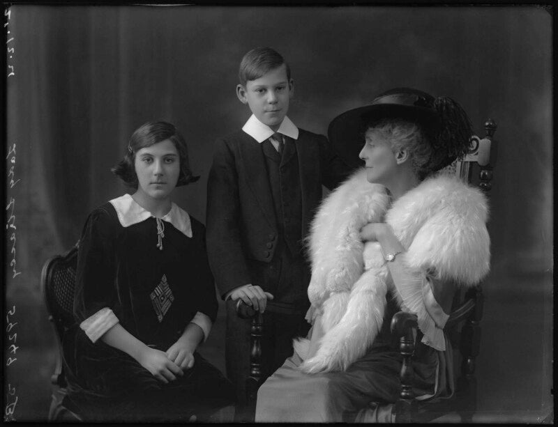 Margaret rosalind linley harris; sir michael george motley stracey, 8th bt; lady mary elizabeth brinsley stracey npg x37069