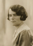 Aline Mackinnon NPG x83710