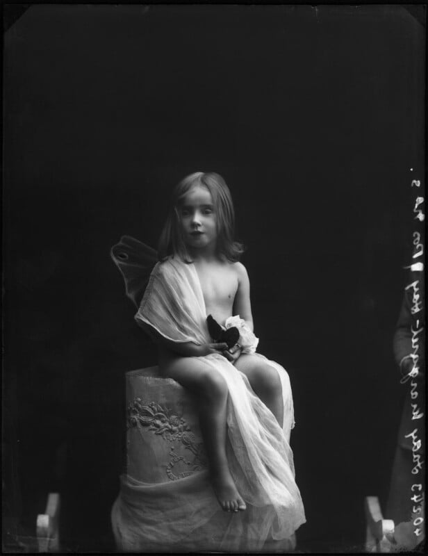Lady margaret (peggy) florence grace (née hay) npg x127698