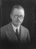 (Vere) Gordon Childe NPG x42699