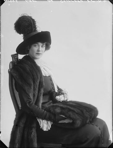 Eva Carrington (Evelyn Victoria Anne, Lady de Clifford (née Chandler, later Mrs Tate)) NPG x80111