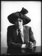 Valli Valli (née Valli Knust) NPG x101925