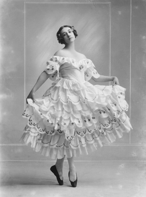 Tamara karsavina as columbine in 'carnaval' npg x16763