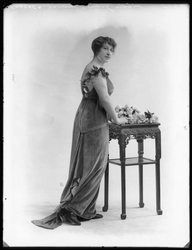 Yvonne mirval npg x102543
