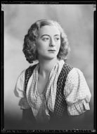 Lady Isobel Blunt-Mackenzie (later Lady Isobel Linda) NPG x48390