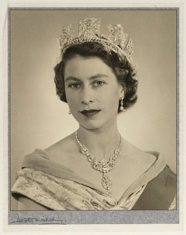Queen Elizabeth II NPG x34856