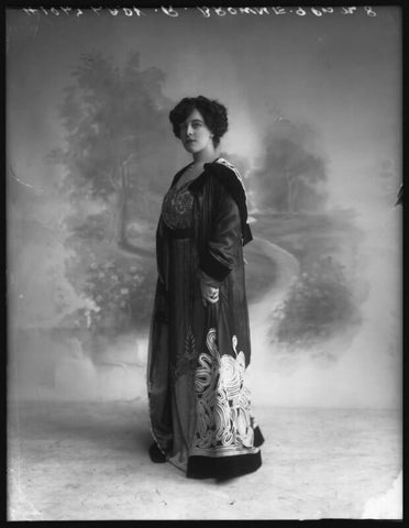 Lilian Mabel Alice ('Mabs') (née Roussel), Lady Richmond Brown NPG x34939