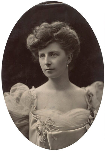 Ivy Muriel (née Dundas), Lady Chamberlain NPG x45412