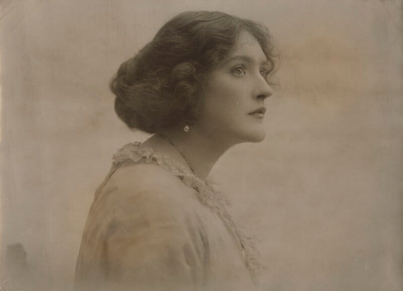 Daisy irving npg x85500