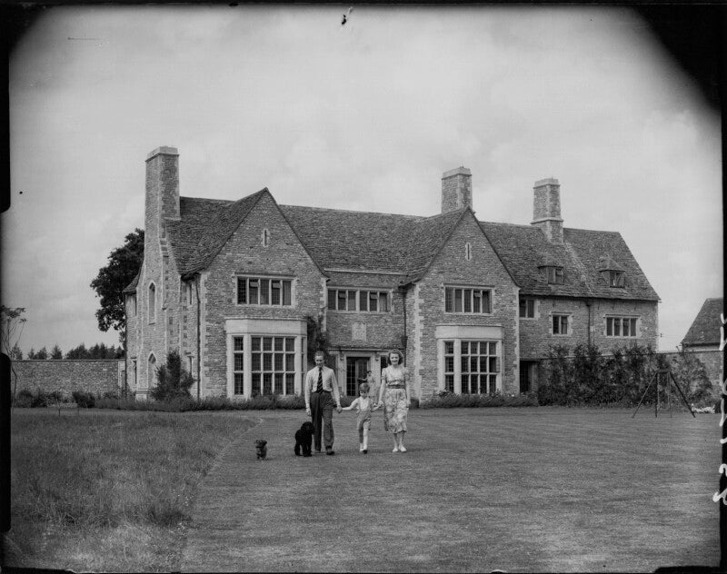 Sir james heron walker, 5th bt; sir victor stewart heron walker, 6th bt; angela margaret (née beaufort), lady walker npg x78400
