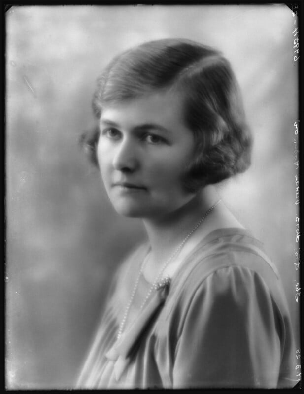 Hon. betty mary robinson (née holmes à court) npg x124301