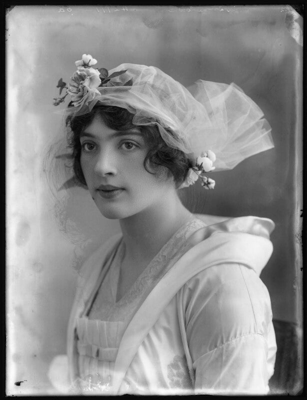 Laura cowie npg x102020