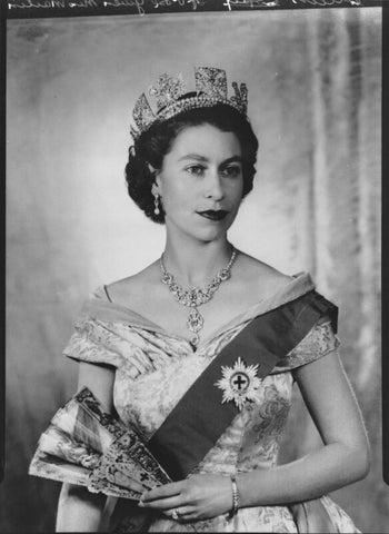 Queen Elizabeth II NPG x34835