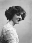 Dame (Esmerelda) Cicely Courtneidge NPG x19186