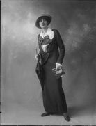 Violet Vanbrugh (Violet Augusta Mary Barnes) NPG x34390