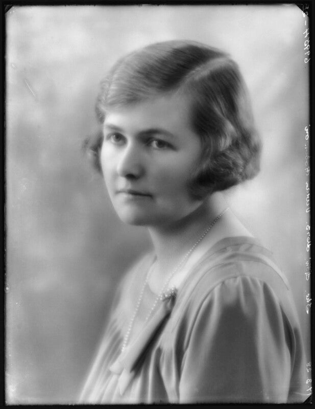 Hon. betty mary robinson (née holmes à court) npg x124301