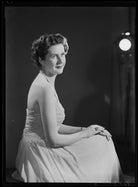 Hon. Gloria Mary Bearman (née Curzon) NPG x71050