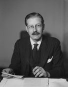 Harold Macmillan, 1st Earl of Stockton NPG x82085