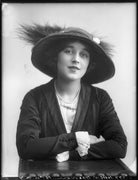 Vivien Maxwell NPG x101751