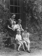 Elizabeth Marion Richardson (née Gibson) with her children NPG x78005