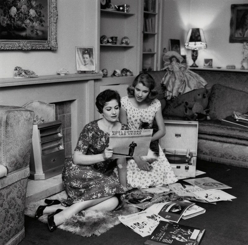 Margaret lockwood; julia lockwood npg x136354