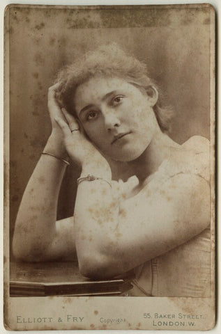 Lily Hanbury NPG x127958