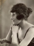 Lois Mackinnon NPG x83168